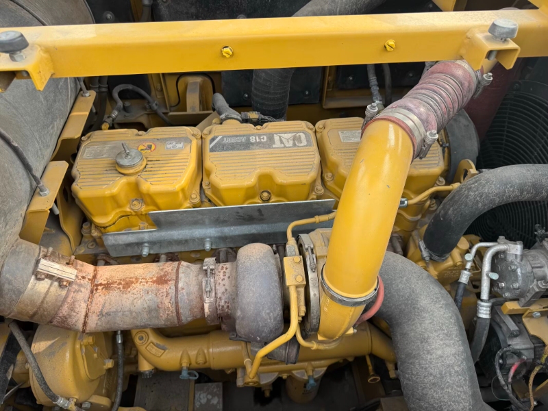 CAT 390F Used 90-Ton Mining Excavator - Heavy Duty - Jinwei Machinery - Image 6