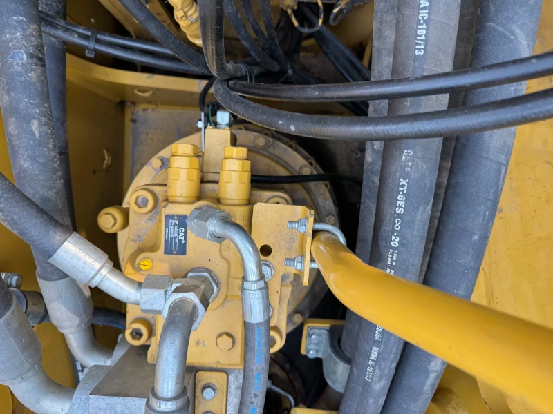 CAT 390F Used 90-Ton Mining Excavator - Heavy Duty - Jinwei Machinery - Image 5